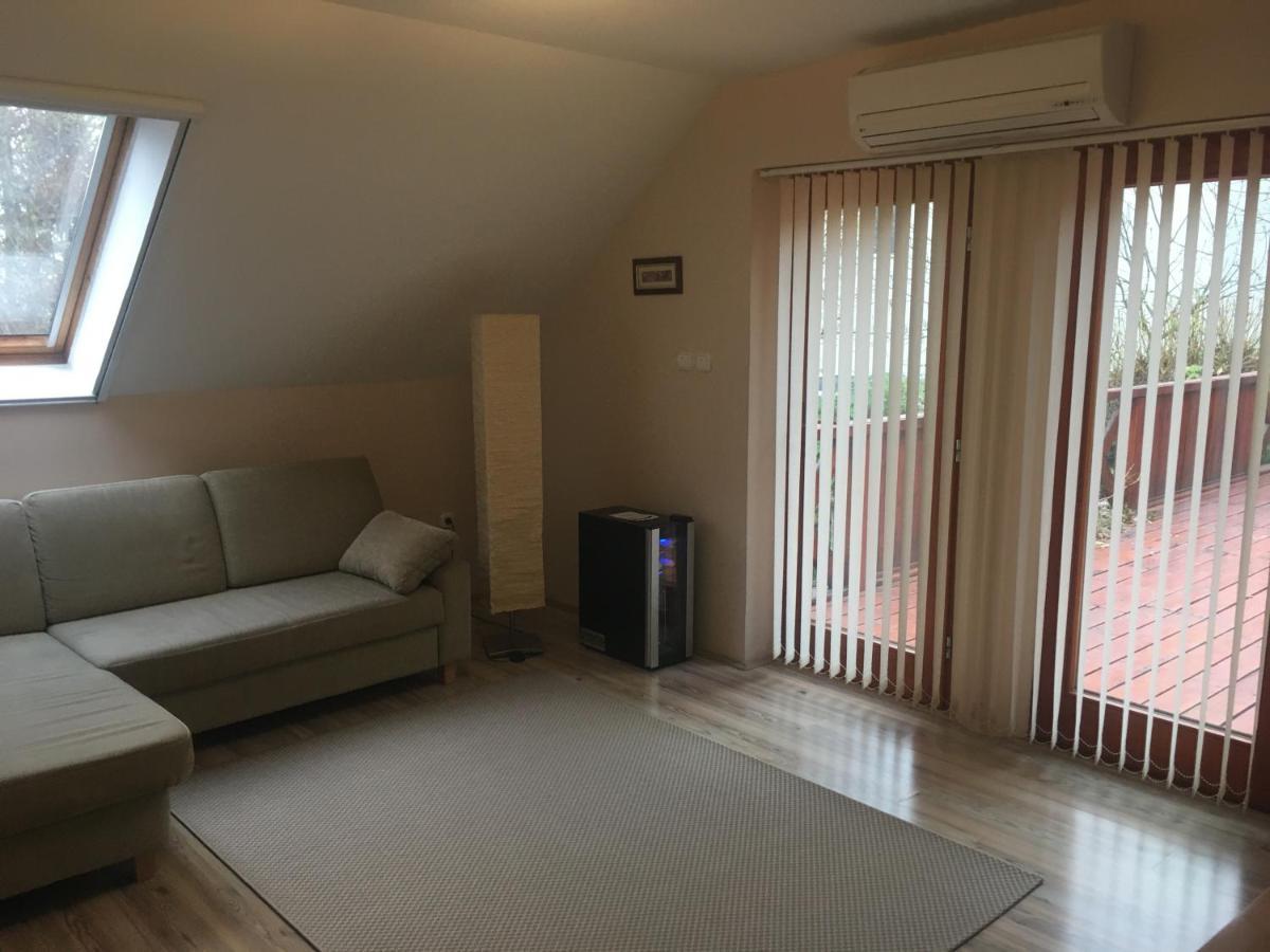 Anonim Apartman Villany Luaran gambar