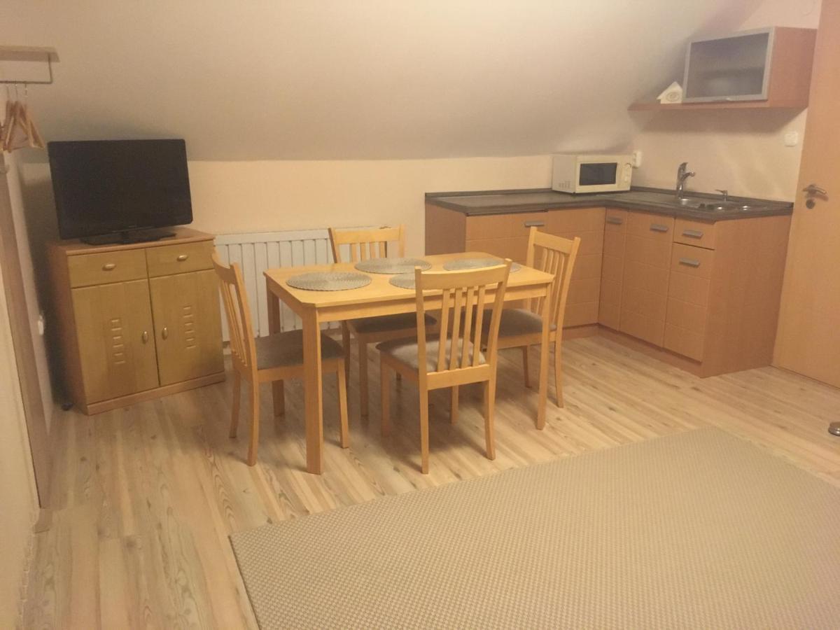 Anonim Apartman Villany Luaran gambar